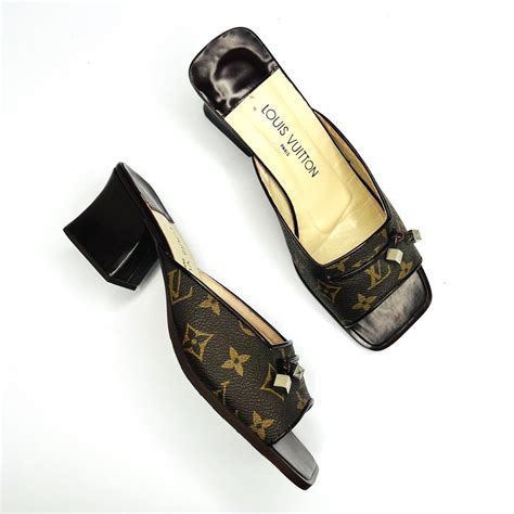 louis vuitton traş çantası|louis vuitton slip on heels.